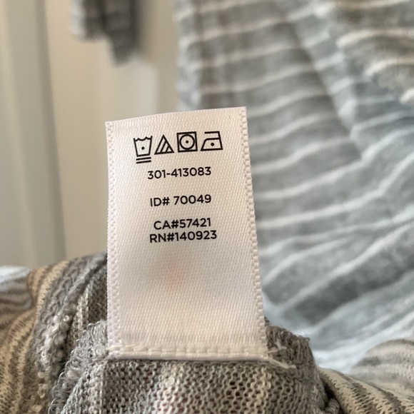 NWT LOFT Gray And White Stripe Crewneck Top - Picture 11 of 11